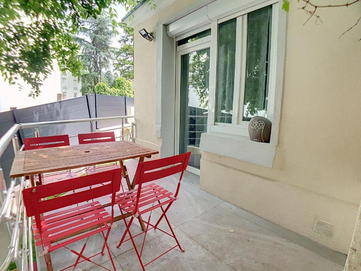 Stop Chez M Select Garden # Qualite # Confort # Simplicite Apartment